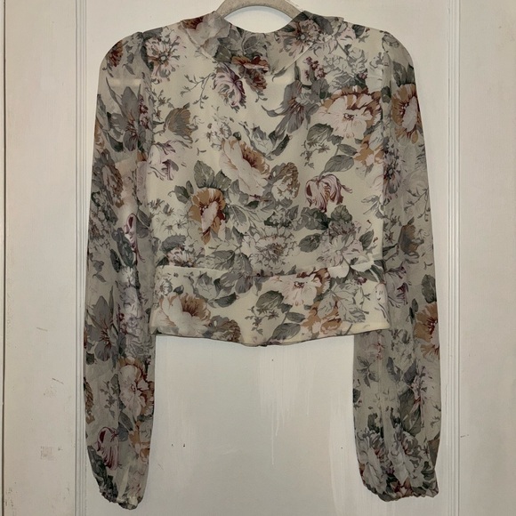 Bardot Long Sleeve Floral Top V-Neck - Picture 4 of 7